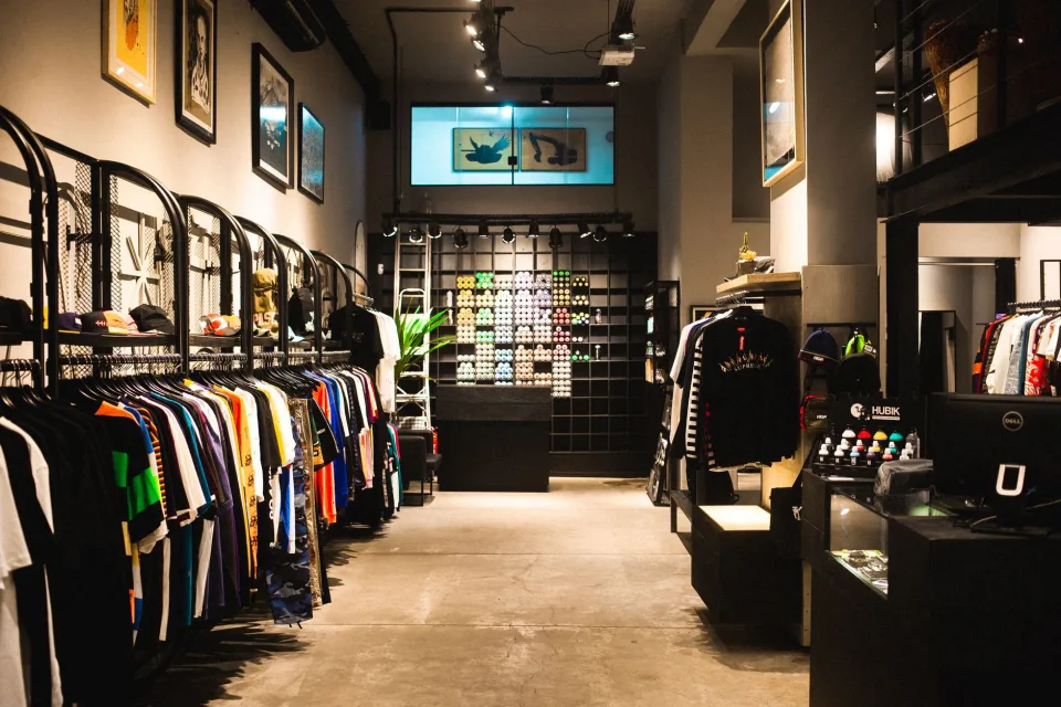 Góc máy may tại Kelly Shop